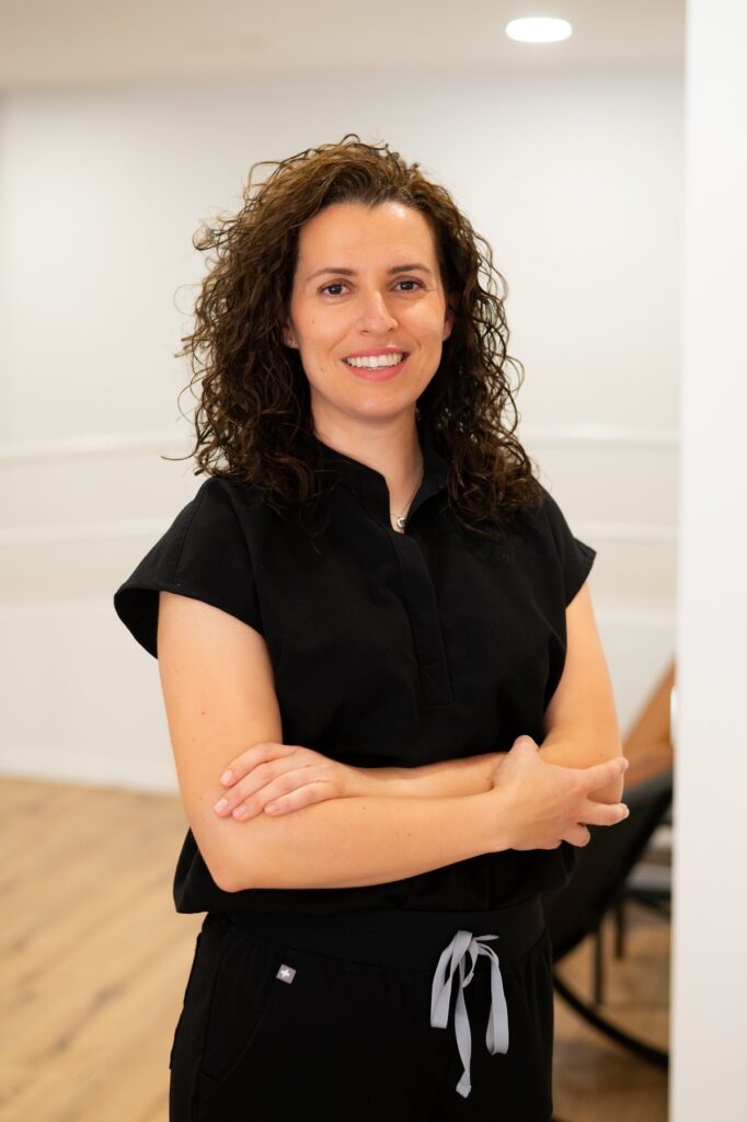 Dentista del equipo de Poveda & Maruenda en la clinica dental de Ontinyent